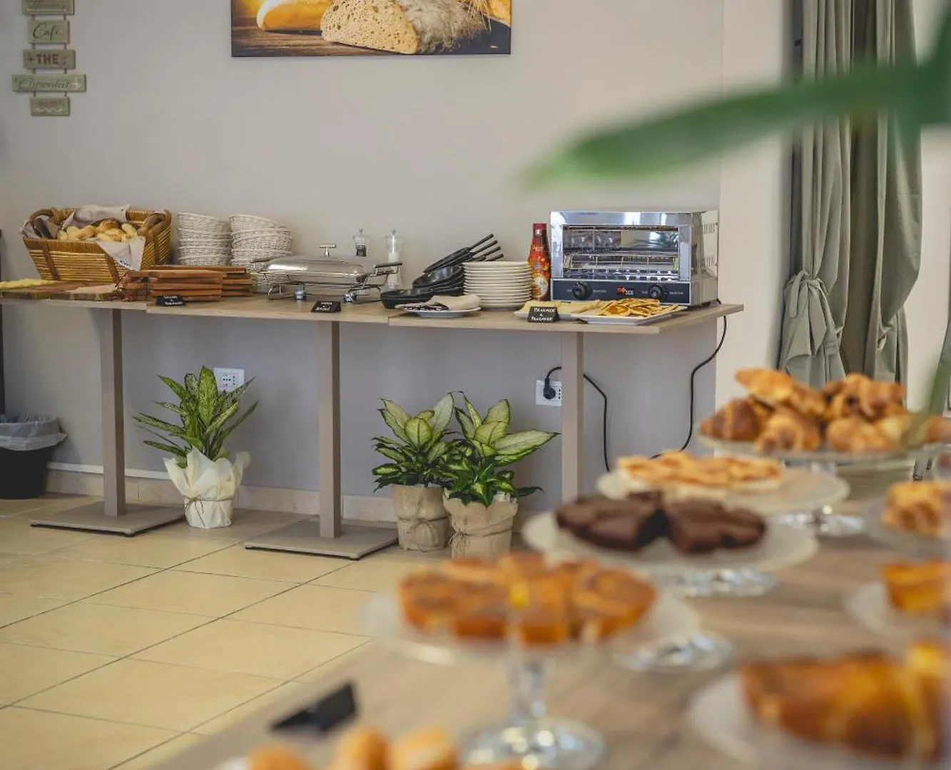Hotel La Perla Cervia 0*,  Italy