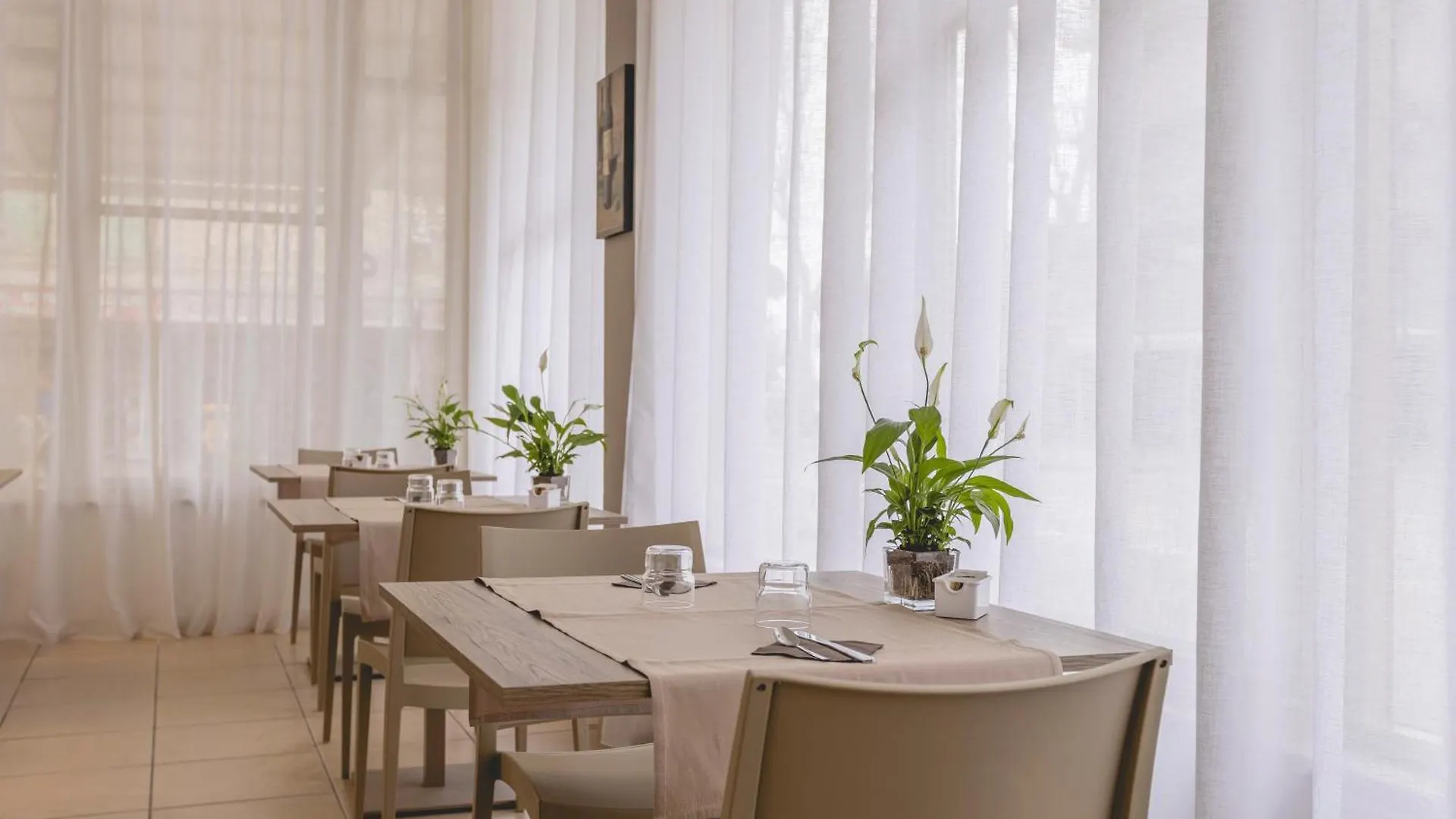 Hotel La Perla Cervia