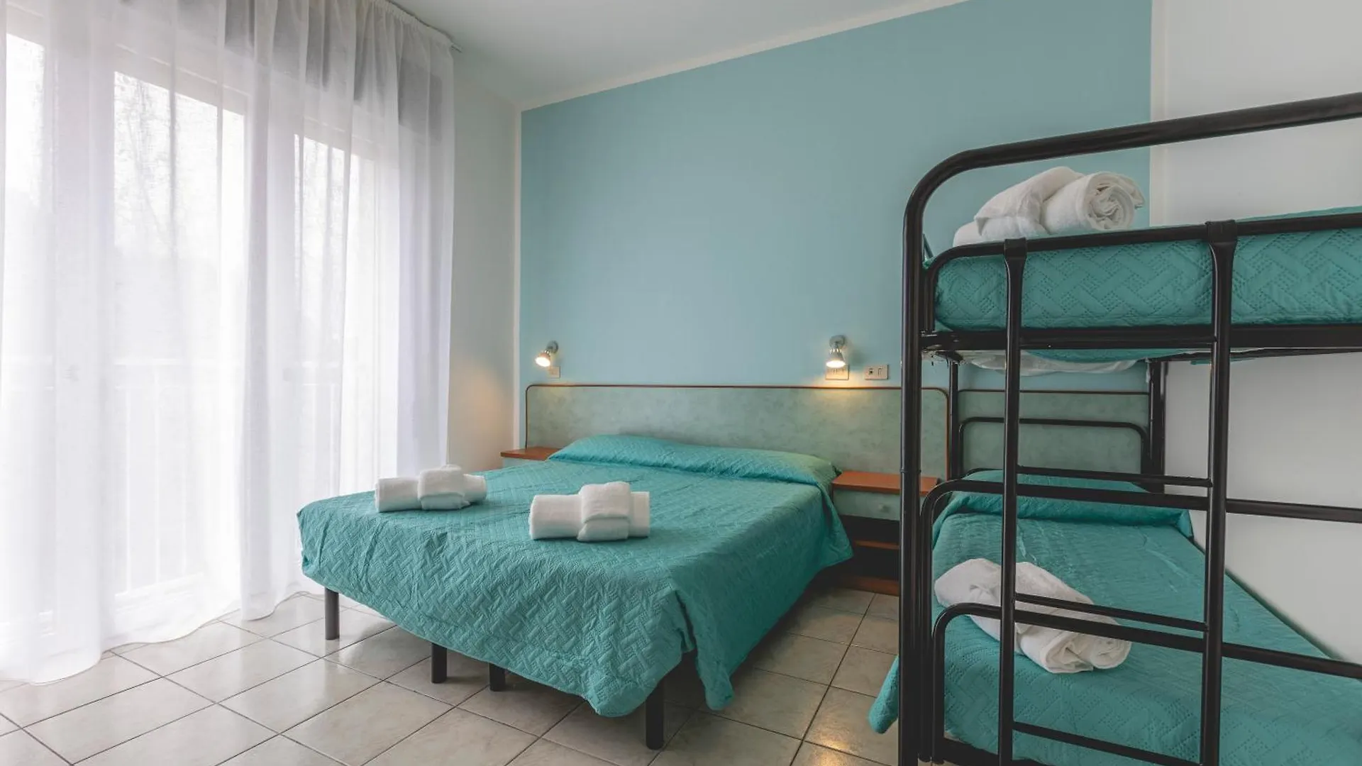 Hotel La Perla Cervia 0*,  Italy