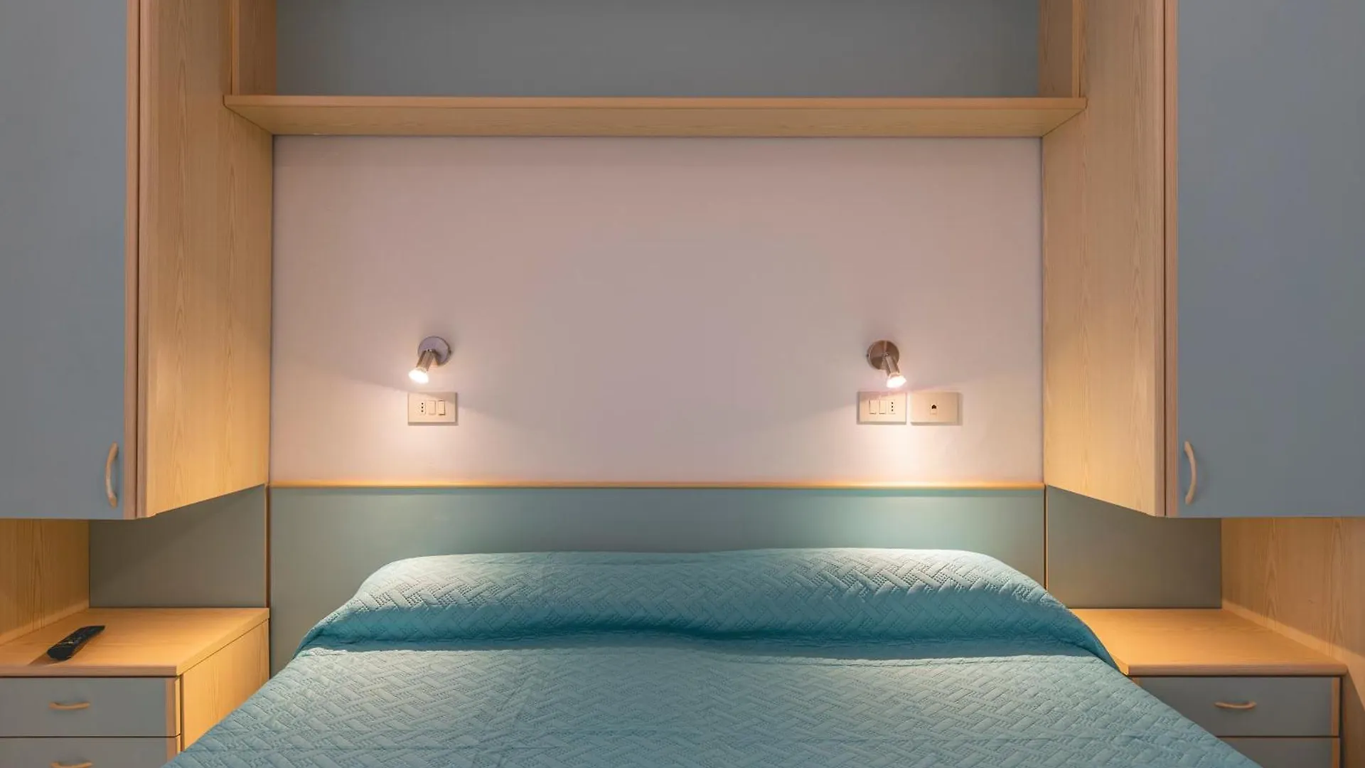 Hotel La Perla Cervia 0*,  Italy